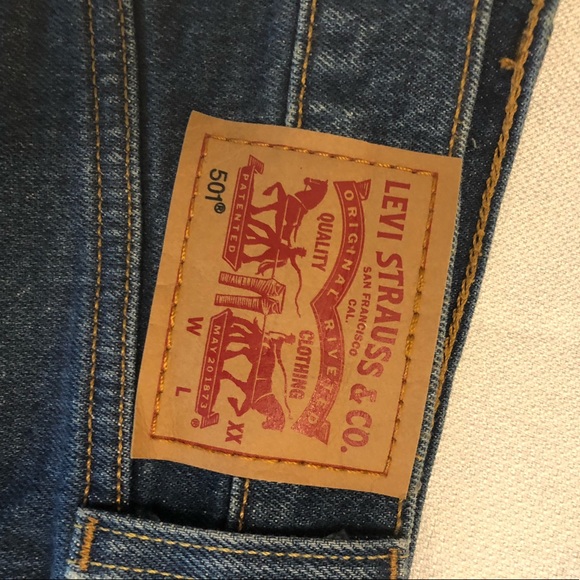 LEVI 501 Blue Denim Shorts - Picture 3 of 4